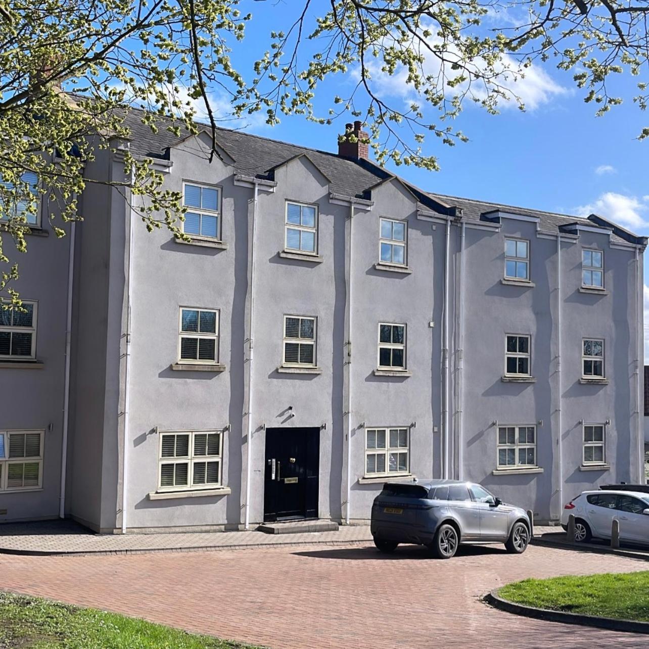 Luxury - Bank House - Private Gated Carpark Yarm