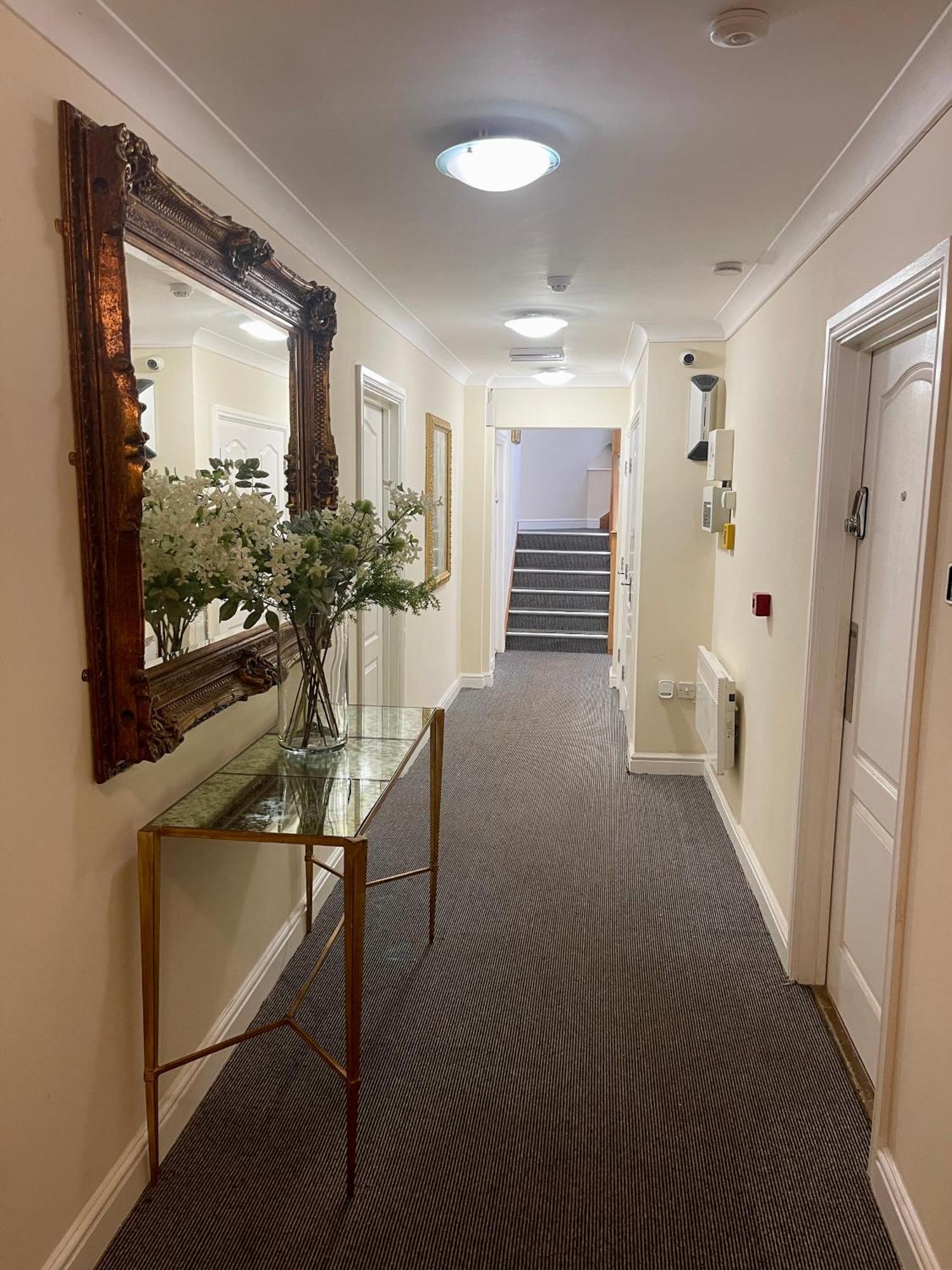 Luxury - Bank House - Private Gated Carpark *