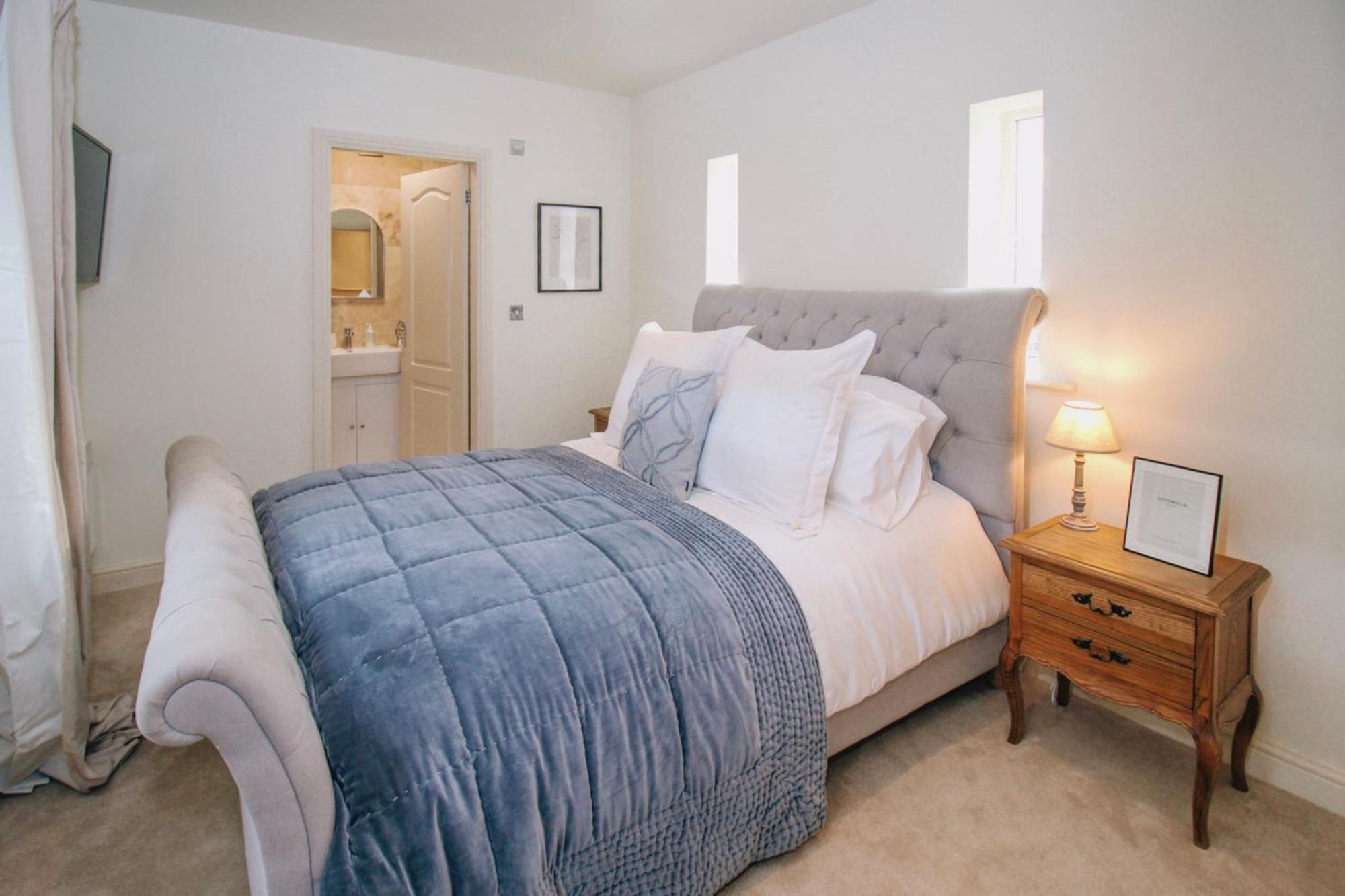 Luxury - Bank House - Private Gated Carpark Apartment Yarm